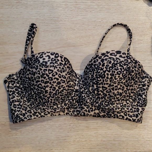 Swimsuit Top - Picture 1 of 2